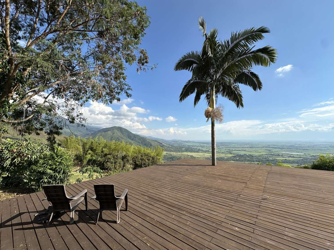 Lookout deck overlooking the Cauca Valley